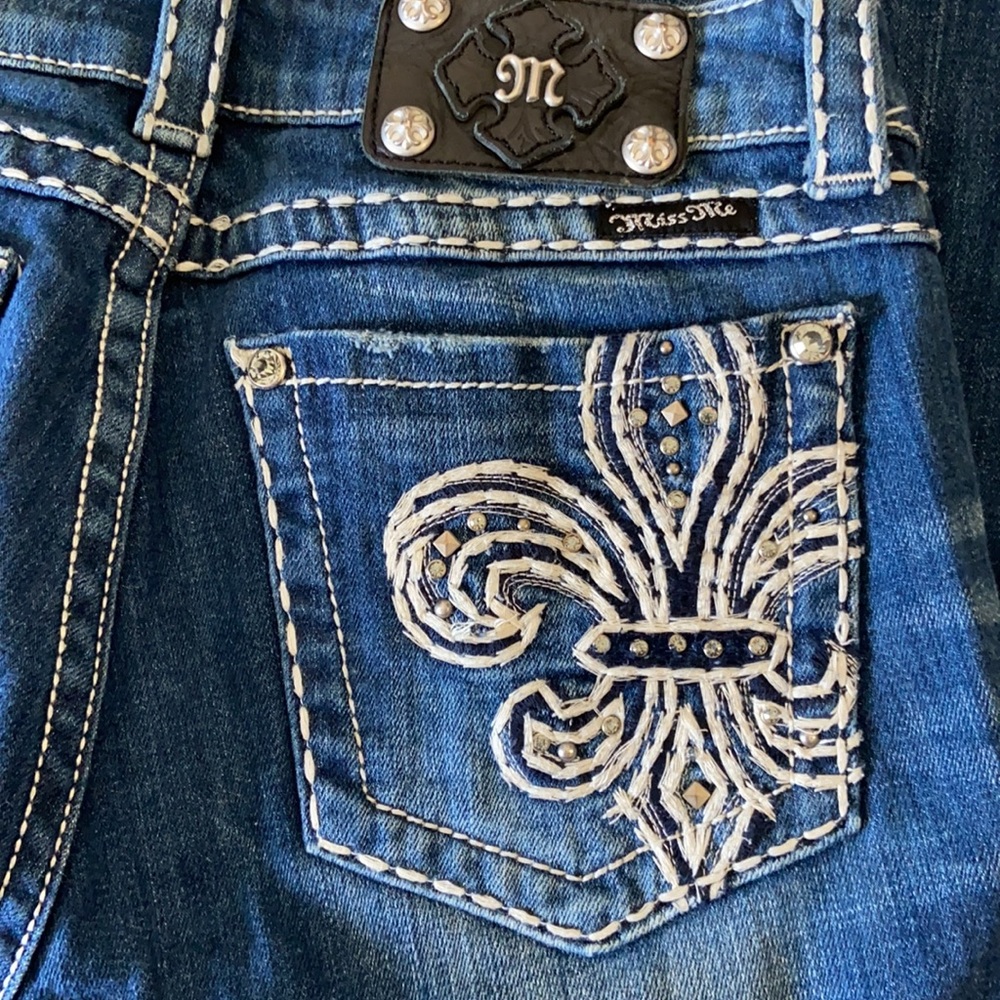 Miss Me Distressed Boot Cut Jeans SZ 29 INS 35”